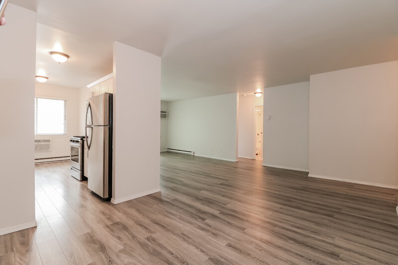 0/Mo, 740 Vose Avenue C-5 Orange, NJ 07050 Living Room View 2