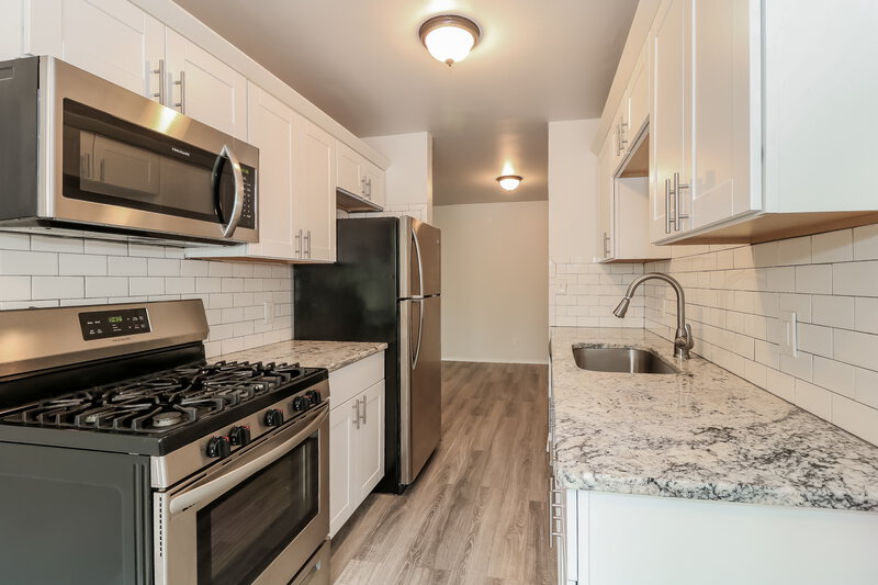0/Mo, 740 Vose Avenue C-5 Orange, NJ 07050 Kitchen View 2
