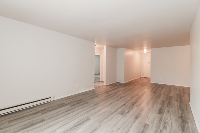 0/Mo, 740 Vose Avenue C-5 Orange, NJ 07050 Sitting Room View