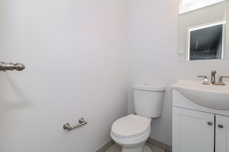 0/Mo, 740 Vose Avenue C-5 Orange, NJ 07050 Powder Room View