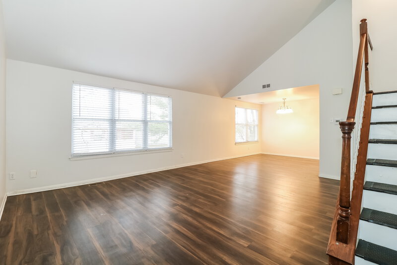 3,110/Mo, 103 Chaucer Rd Unit B Mount Laurel, NJ 08054 Living Room View