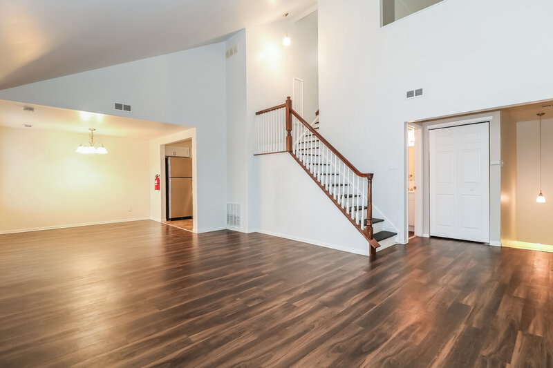 3,110/Mo, 103 Chaucer Rd Unit B Mount Laurel, NJ 08054 Living Room View 2