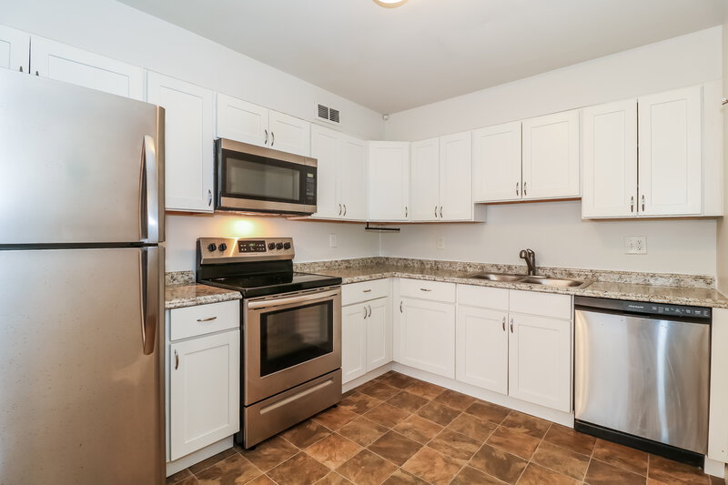 3,110/Mo, 103 Chaucer Rd Unit B Mount Laurel, NJ 08054 Kitchen View