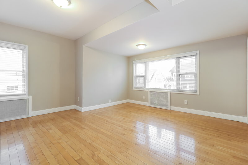 0/Mo, 169 Plauderville Ave Unit A Garfield, NJ 07026 Living Room View 2
