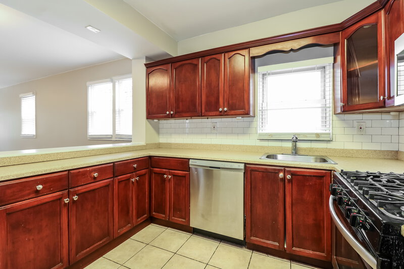 0/Mo, 169 Plauderville Ave Unit A Garfield, NJ 07026 Kitchen View 2