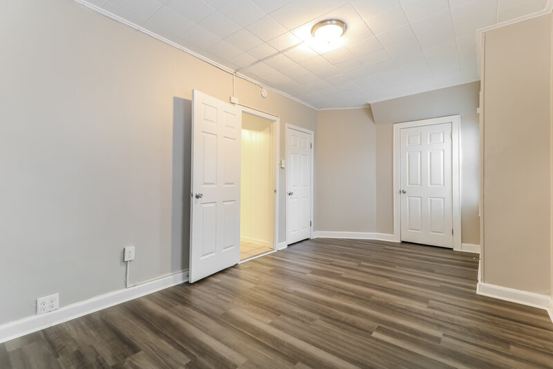 0/Mo, 169 Plauderville Ave Unit A Garfield, NJ 07026 Main Bedroom View