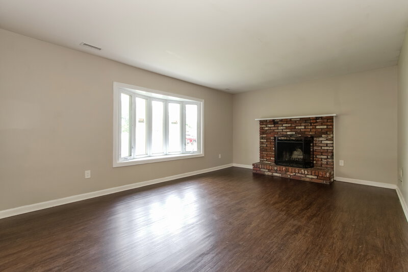 0/Mo, 12 Benedette Dr Waterford Works, NJ 08089 Living Room View 3