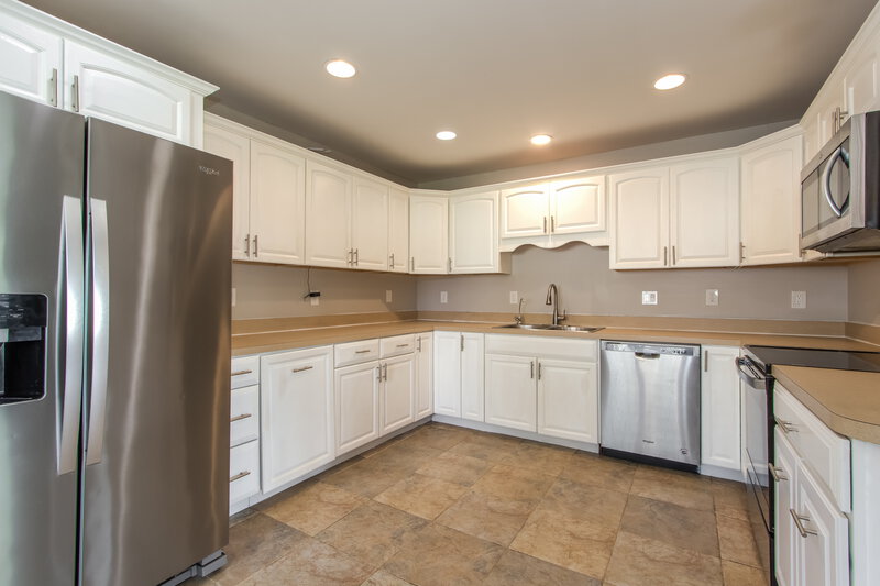 0/Mo, 12 Benedette Dr Waterford Works, NJ 08089 Kitchen View 2
