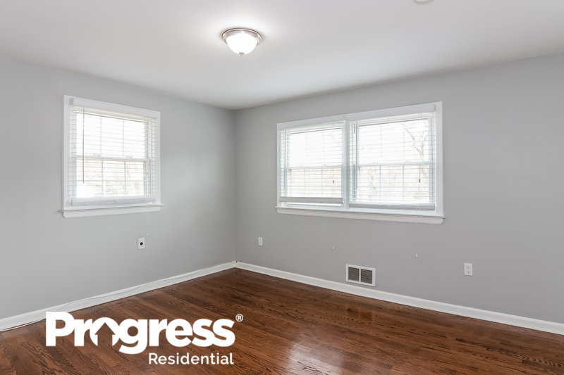 0/Mo, 249 Mountain Ave North Plainfield, NJ 07060 masterbedroom View