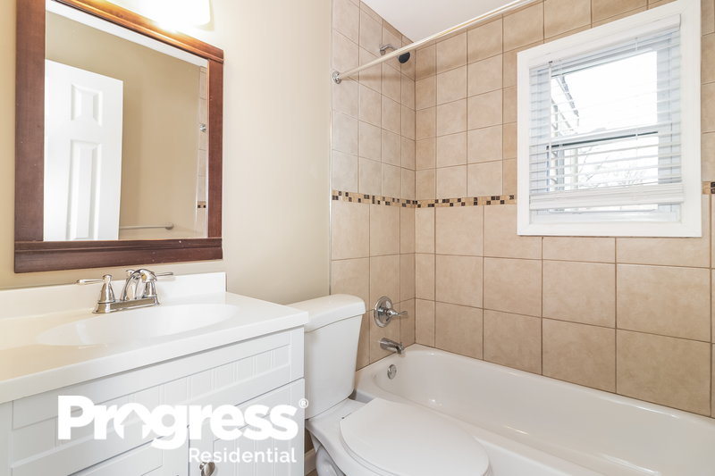 0/Mo, 60 Koyen Street Fords, NJ 08863 bathroom View 2