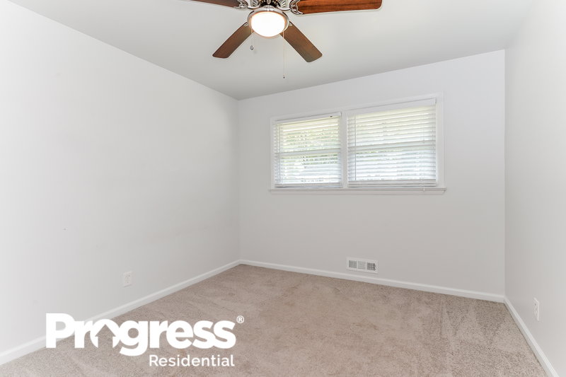 0/Mo, 303 Edgemoor Rd Belford, NJ 07718 bedroom View