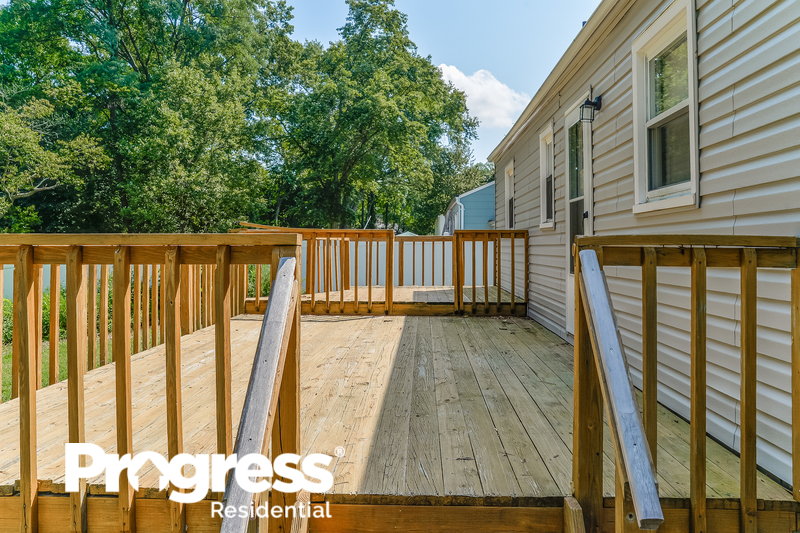 0/Mo, 303 Edgemoor Rd Belford, NJ 07718 deck View