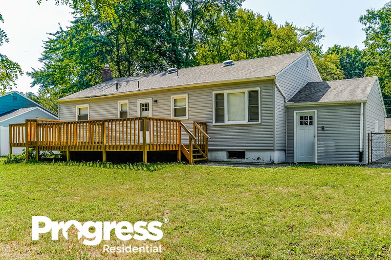 0/Mo, 303 Edgemoor Rd Belford, NJ 07718 rearview View