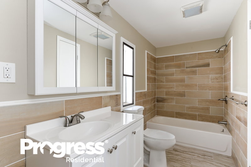 0/Mo, 8 Fawn Run Manalapan, NJ 07726 photomasterbathroom View