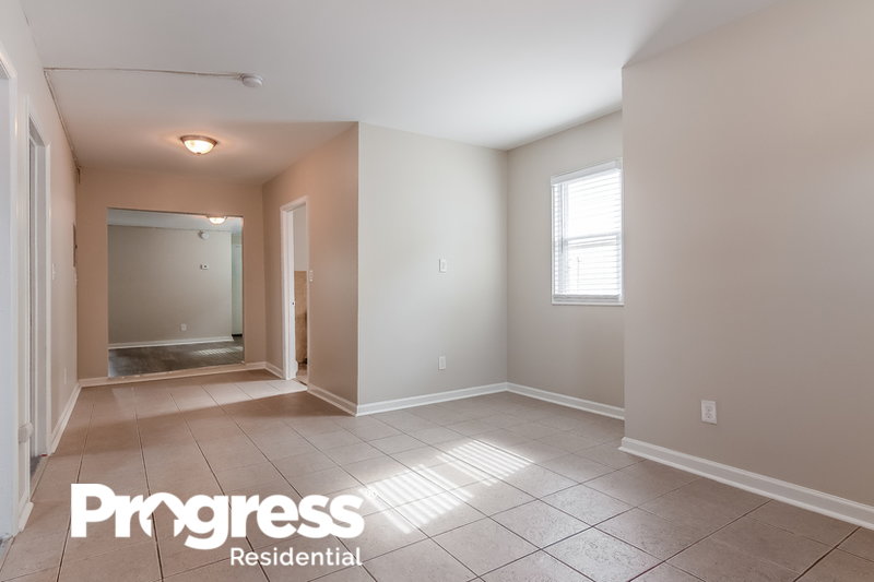 0/Mo, 169 Plauderville Ave Unit B Garfield, NJ 07026 livingroom View 3