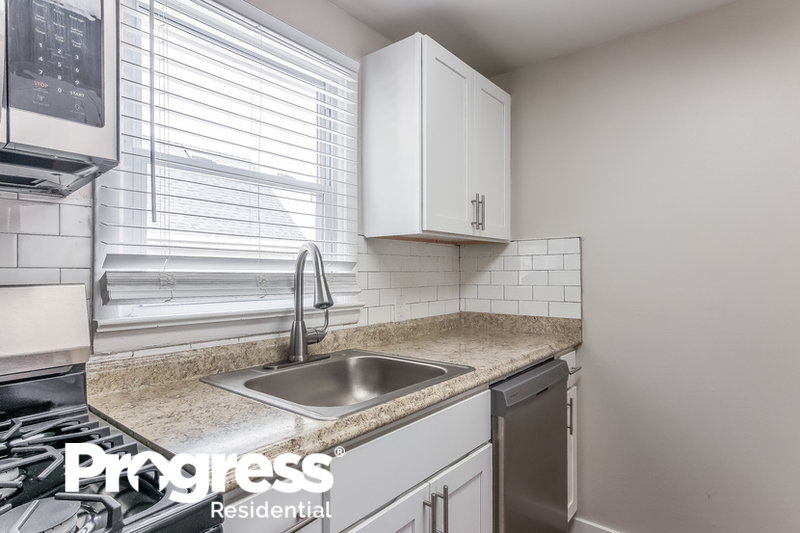 0/Mo, 169 Plauderville Ave Unit B Garfield, NJ 07026 kitchen View 2