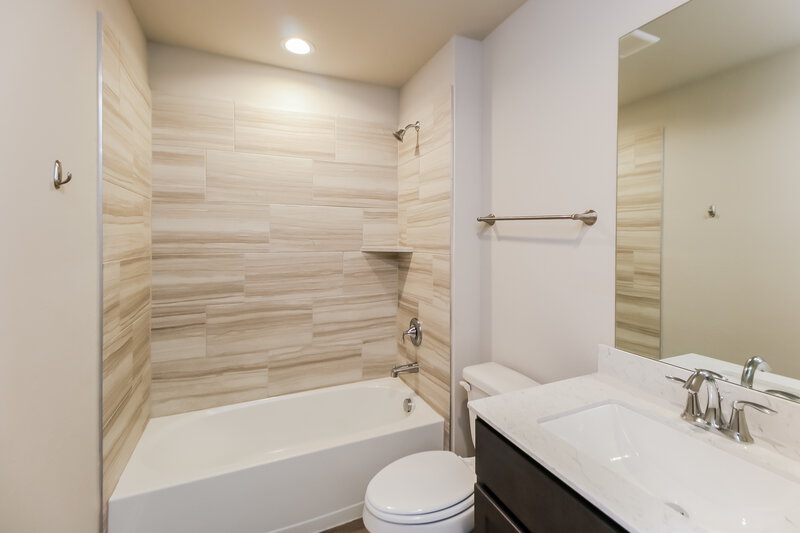 1,715/Mo, 10513 SW 37th Street Mustang, OK 73064 Bathroom View