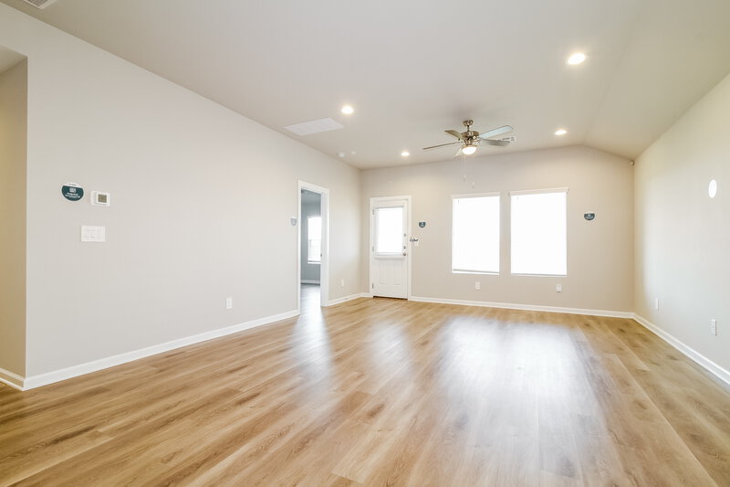 1,845/Mo, 10509 SW 37th Street Mustang, OK 73064 Living Room View 2
