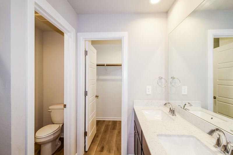 1,845/Mo, 10509 SW 37th Street Mustang, OK 73064 Bathroom View 2
