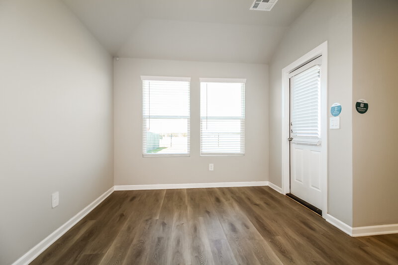 1,690/Mo, 10417 SW 37th Street Mustang, OK 73064 Dining Room View