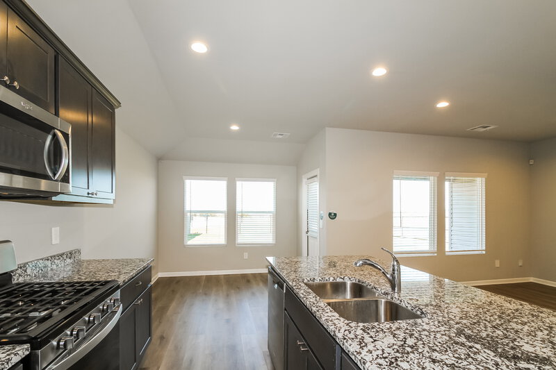 1,690/Mo, 10417 SW 37th Street Mustang, OK 73064 Kitchen View 2