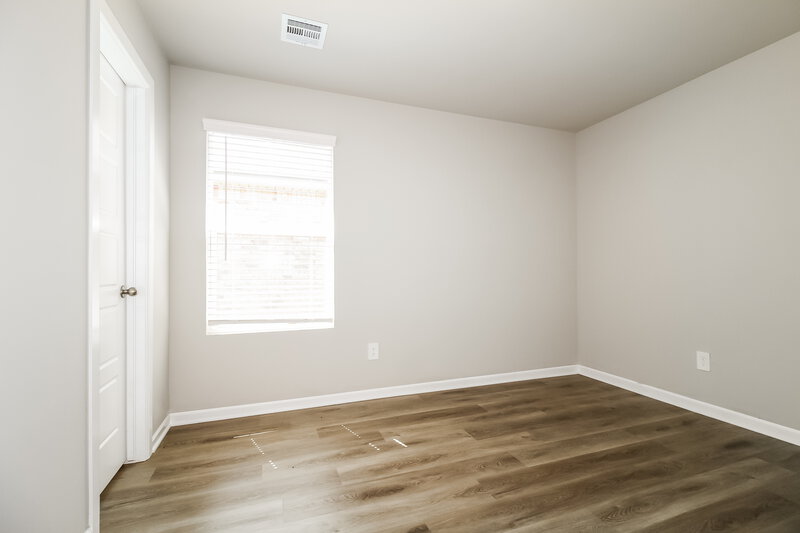 1,690/Mo, 10417 SW 37th Street Mustang, OK 73064 Bedroom View 3