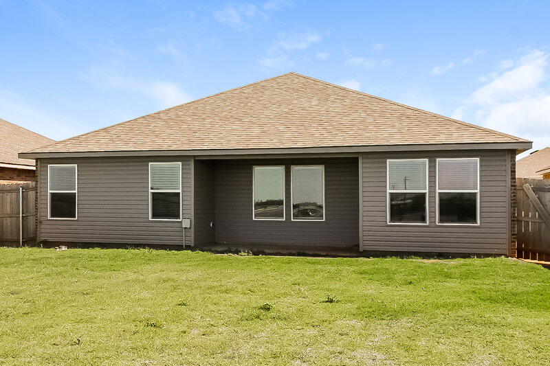1,690/Mo, 10417 SW 37th Street Mustang, OK 73064 Rear View