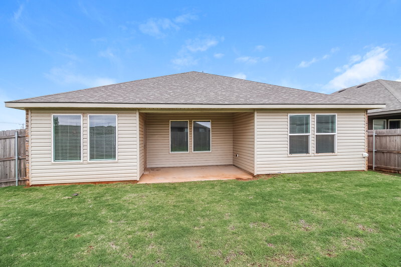 1,835/Mo, 10524 SW 37th Street Mustang, OK 73064 Rear View