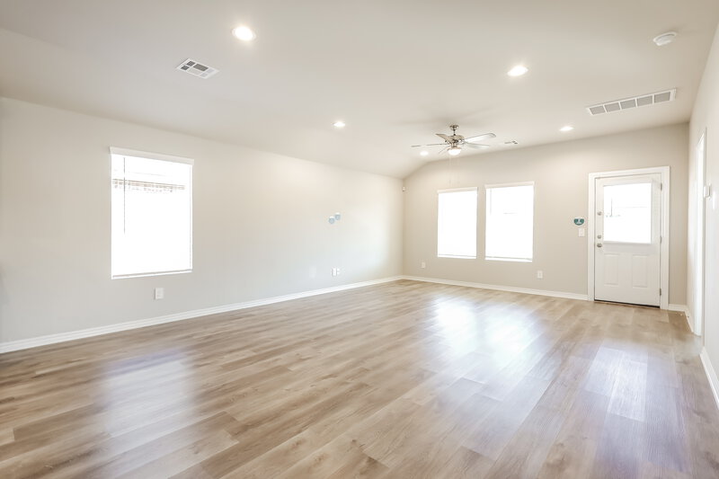 1,855/Mo, 10516 SW 37th Street Mustang, OK 73064 Living Room View