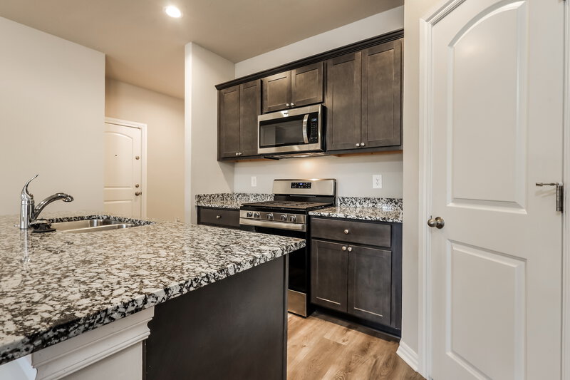 1,855/Mo, 10516 SW 37th Street Mustang, OK 73064 Kitchen View