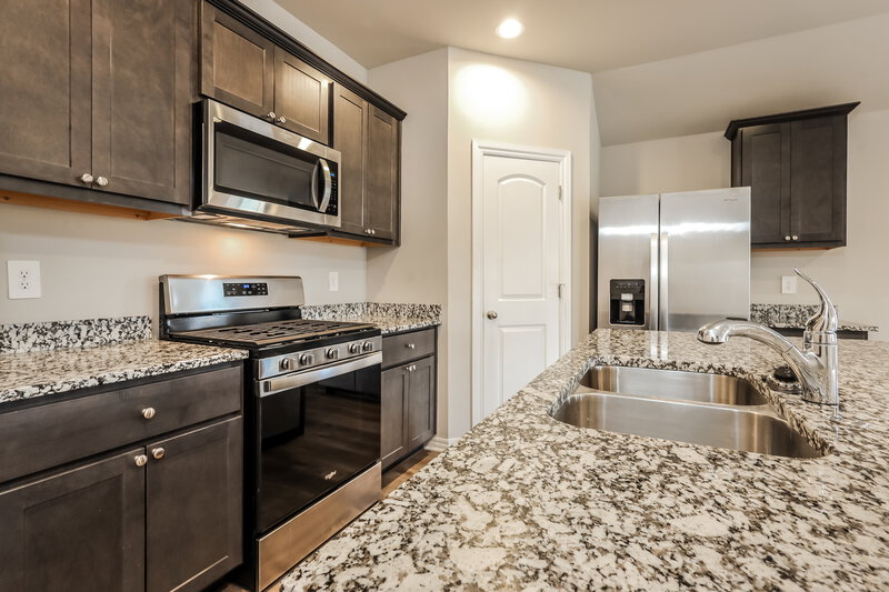 1,855/Mo, 10516 SW 37th Street Mustang, OK 73064 Kitchen View 2