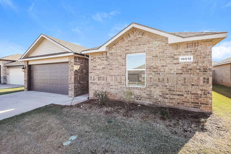 1,690/Mo, 10512 SW 37th Street Mustang, OK 73064 Front View