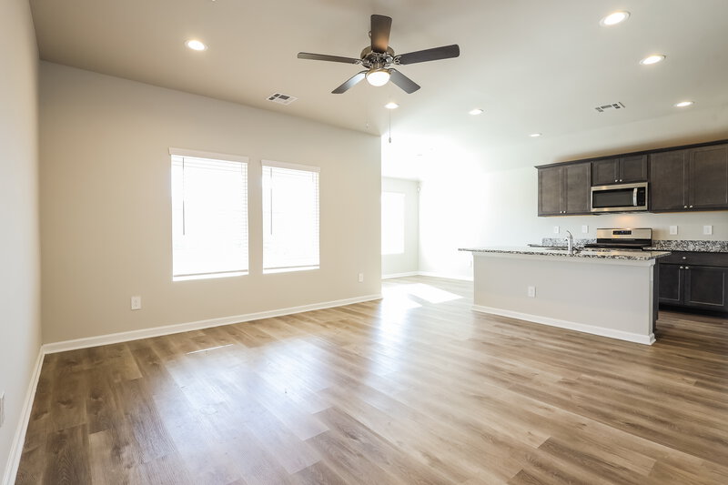 1,690/Mo, 10512 SW 37th Street Mustang, OK 73064 Living Room View 2