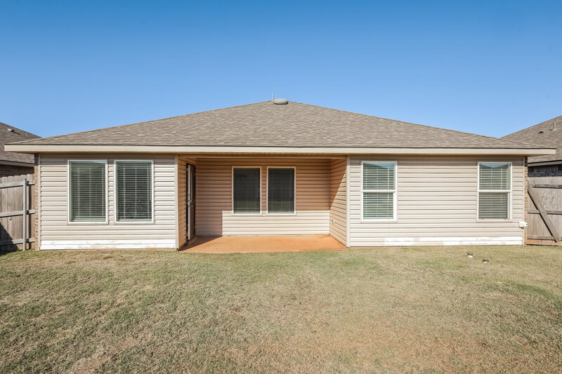 1,690/Mo, 10512 SW 37th Street Mustang, OK 73064 Rear View