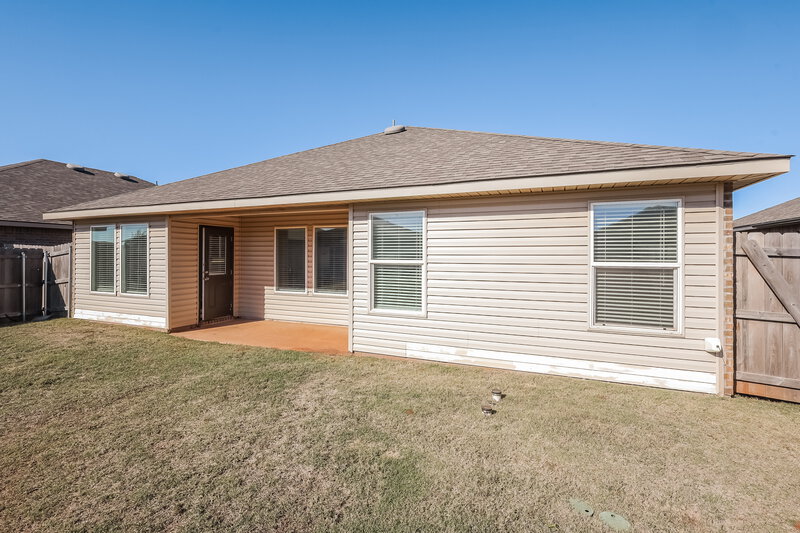 1,690/Mo, 10512 SW 37th Street Mustang, OK 73064 Rear View 2