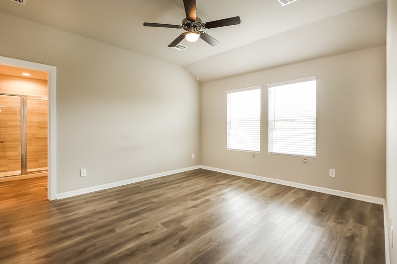 1,810/Mo, 10500 SW 37th Street Mustang, OK 73064 Main Bedroom View