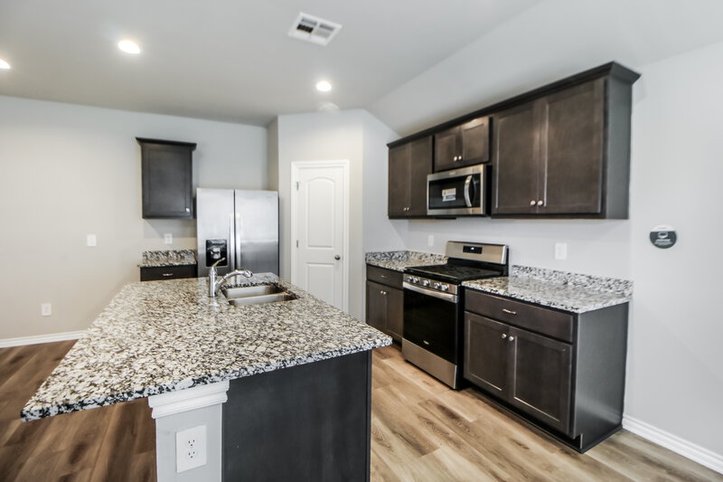 1,920/Mo, 10404 SW 37th Street Mustang, OK 73064 Kitchen View