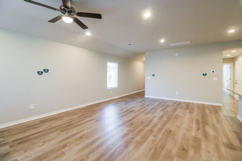1,715/Mo, 10405 SW 38th Street Mustang, OK 73064 Living Room View 2
