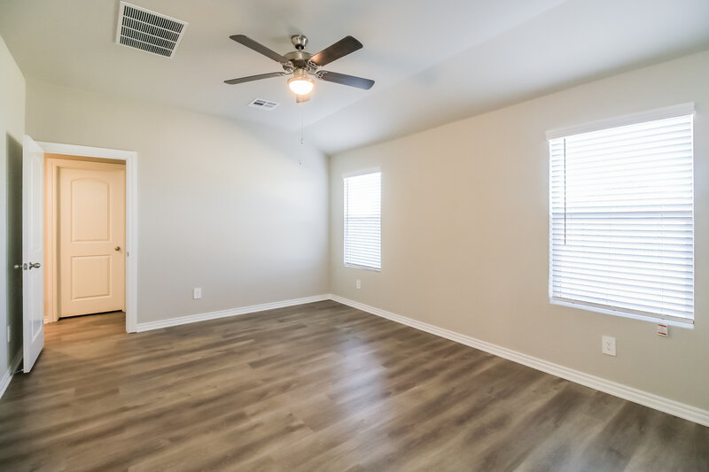 1,715/Mo, 10405 SW 38th Street Mustang, OK 73064 Main Bedroom View 2