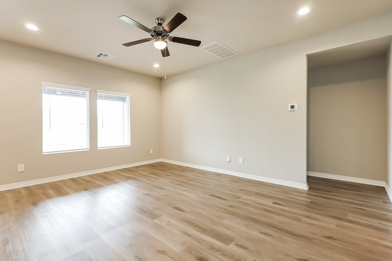 1,650/Mo, 10417 SW 38th Street Mustang, OK 73064 Living Room View 2