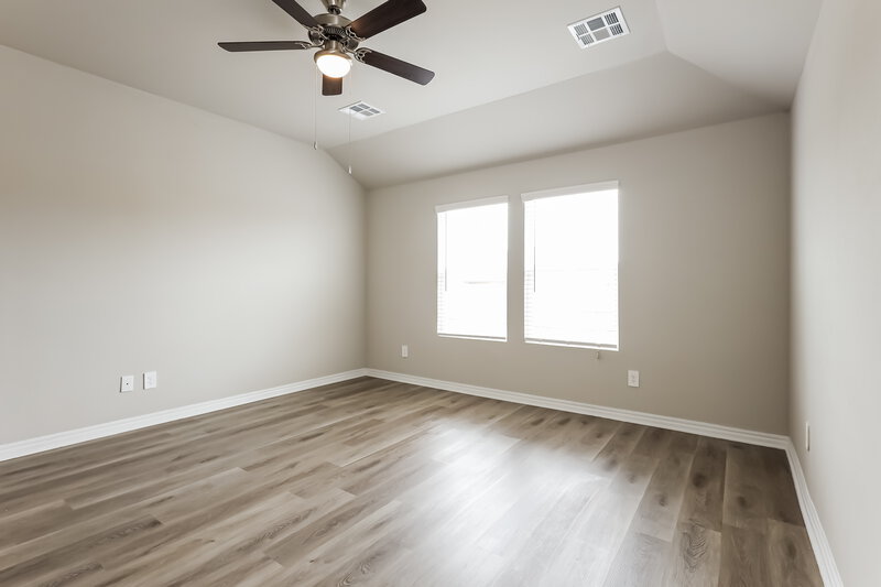 1,650/Mo, 10417 SW 38th Street Mustang, OK 73064 Main Bedroom View 2