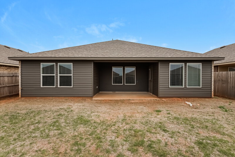 1,650/Mo, 10417 SW 38th Street Mustang, OK 73064 Rear View