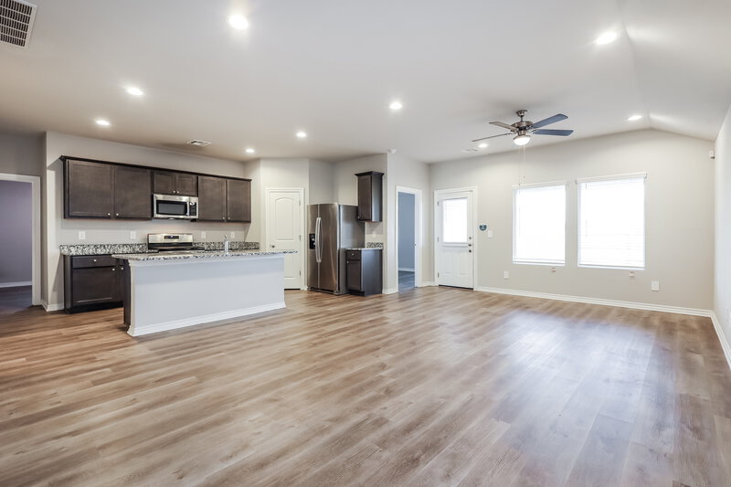 1,715/Mo, 10421 SW 38th Street Mustang, OK 73064 Living Room View 2