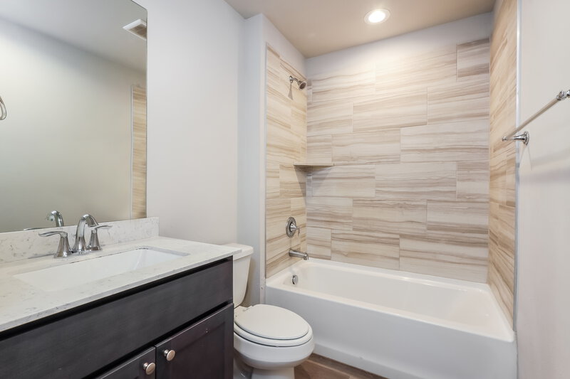 1,715/Mo, 10421 SW 38th Street Mustang, OK 73064 Bathroom View
