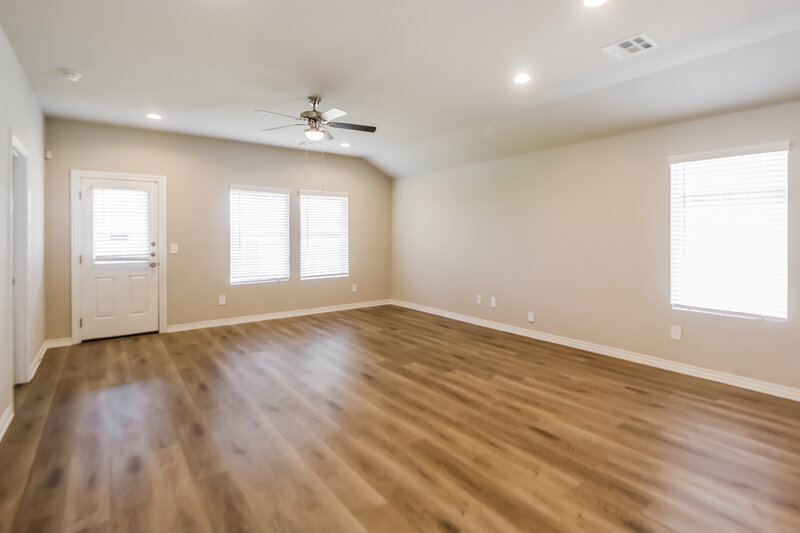 1,780/Mo, 10501 SW 38th Street Mustang, OK 73064 Living Room View