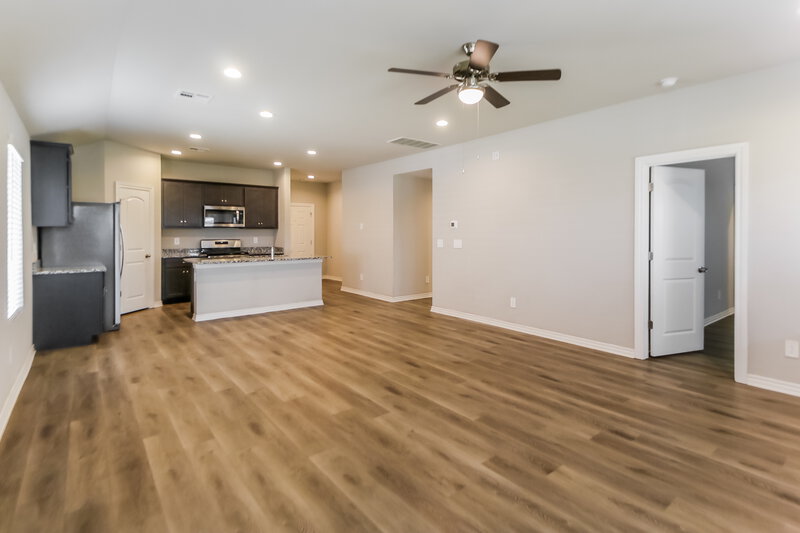 1,780/Mo, 10501 SW 38th Street Mustang, OK 73064 Living Room View 2
