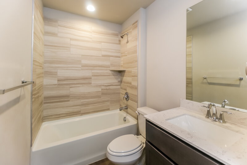 1,780/Mo, 10501 SW 38th Street Mustang, OK 73064 Bathroom View
