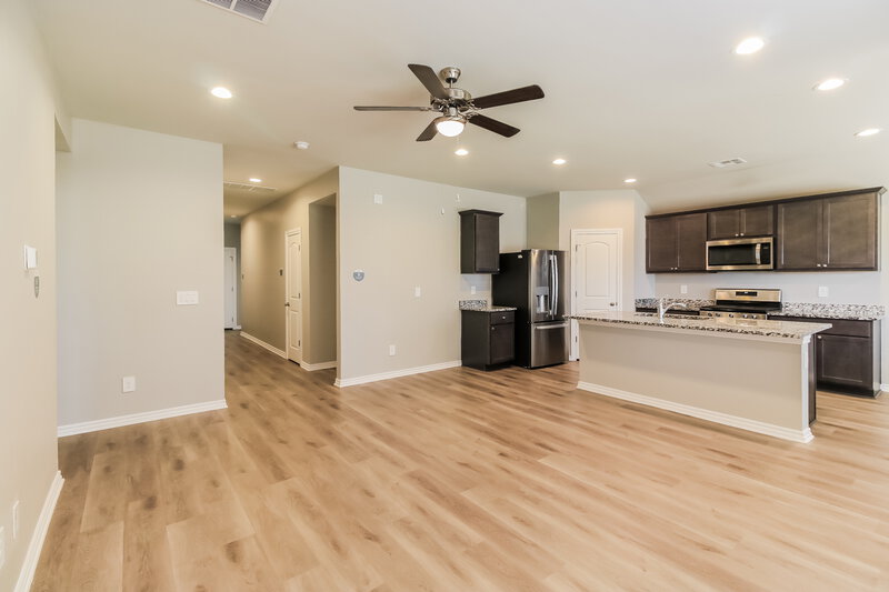 1,835/Mo, 10505 SW 38th Street Mustang, OK 73064 Living Room View 2