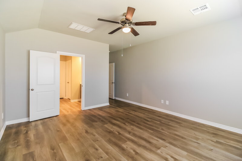 1,835/Mo, 10505 SW 38th Street Mustang, OK 73064 Main Bedroom View 2