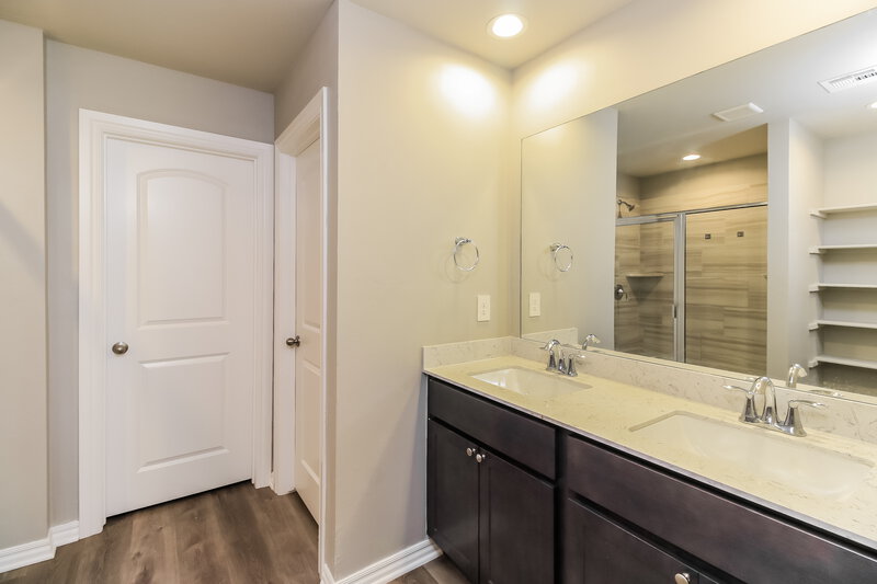 1,835/Mo, 10505 SW 38th Street Mustang, OK 73064 Main Bathroom View
